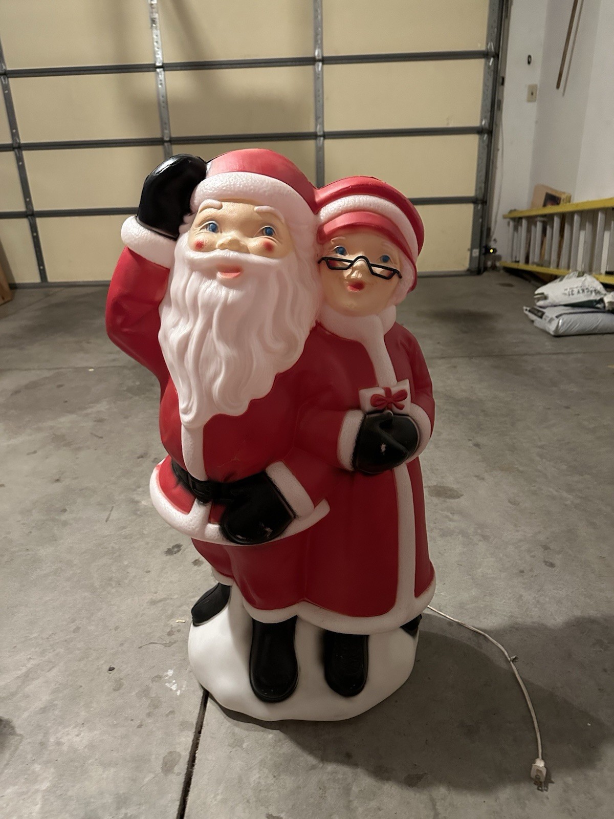 Vtg 1978 Empire Mr & Mrs Santa Claus Light Up 34