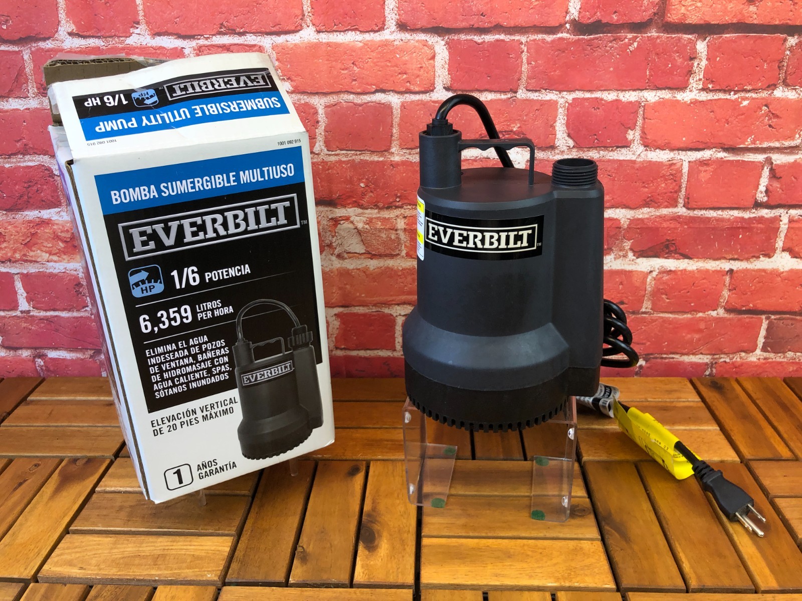 Brand-New In Open Box - EVERBILT 1/6 HP Plastic Submersible UTILITY PUMP Tested Brand-New In Open Box - EVERBILT 1/6 HP Plastic Submersible UTILITY PUMP Tested