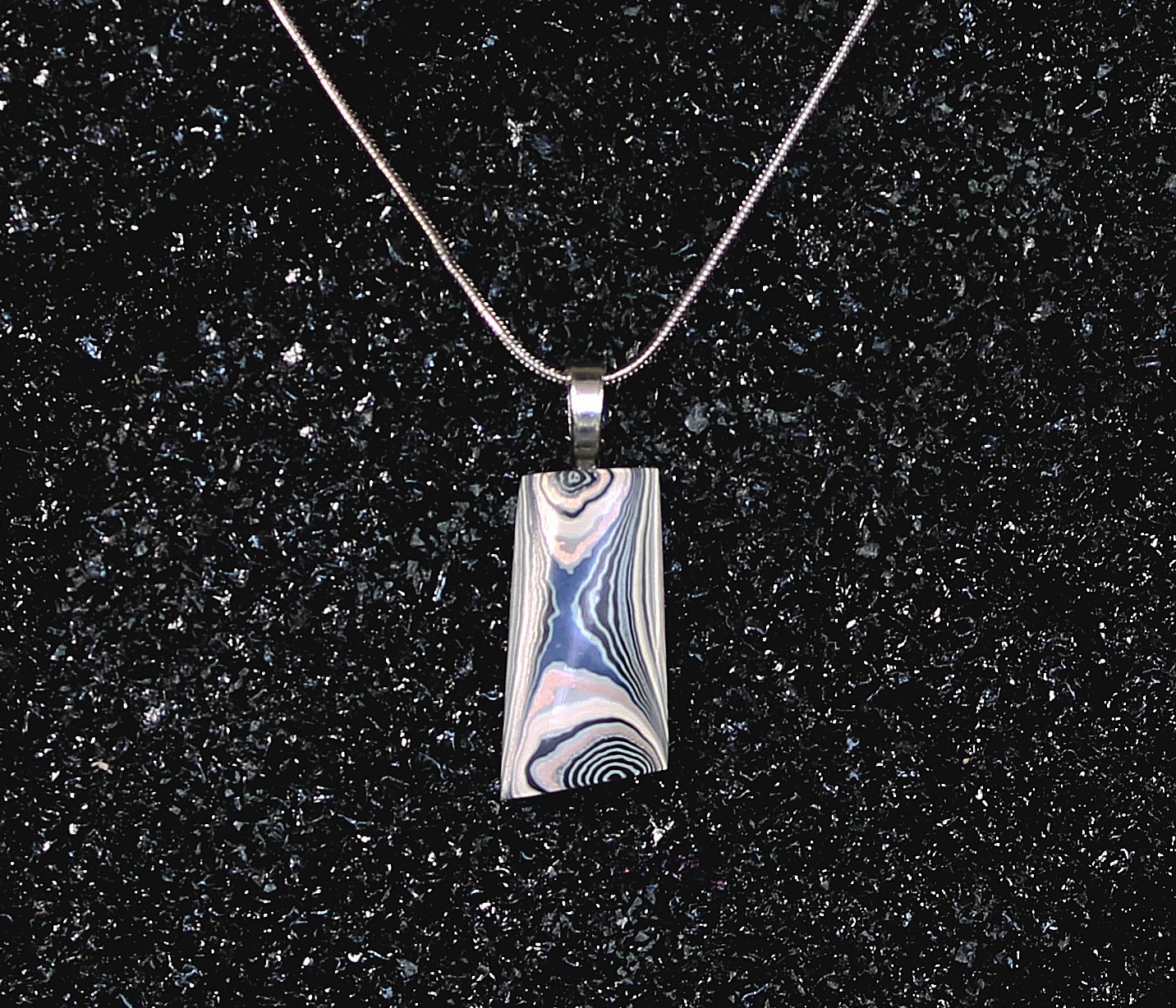 Fordite Necklace - Maserati Fordite - 28.87mm x 14.57mm x 3.72mm     (N-161)