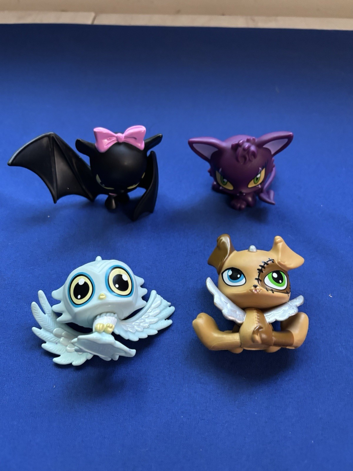 Lot Of 4 Monster High Pets doll figures Lot Of 4 Monster High Pets doll figures