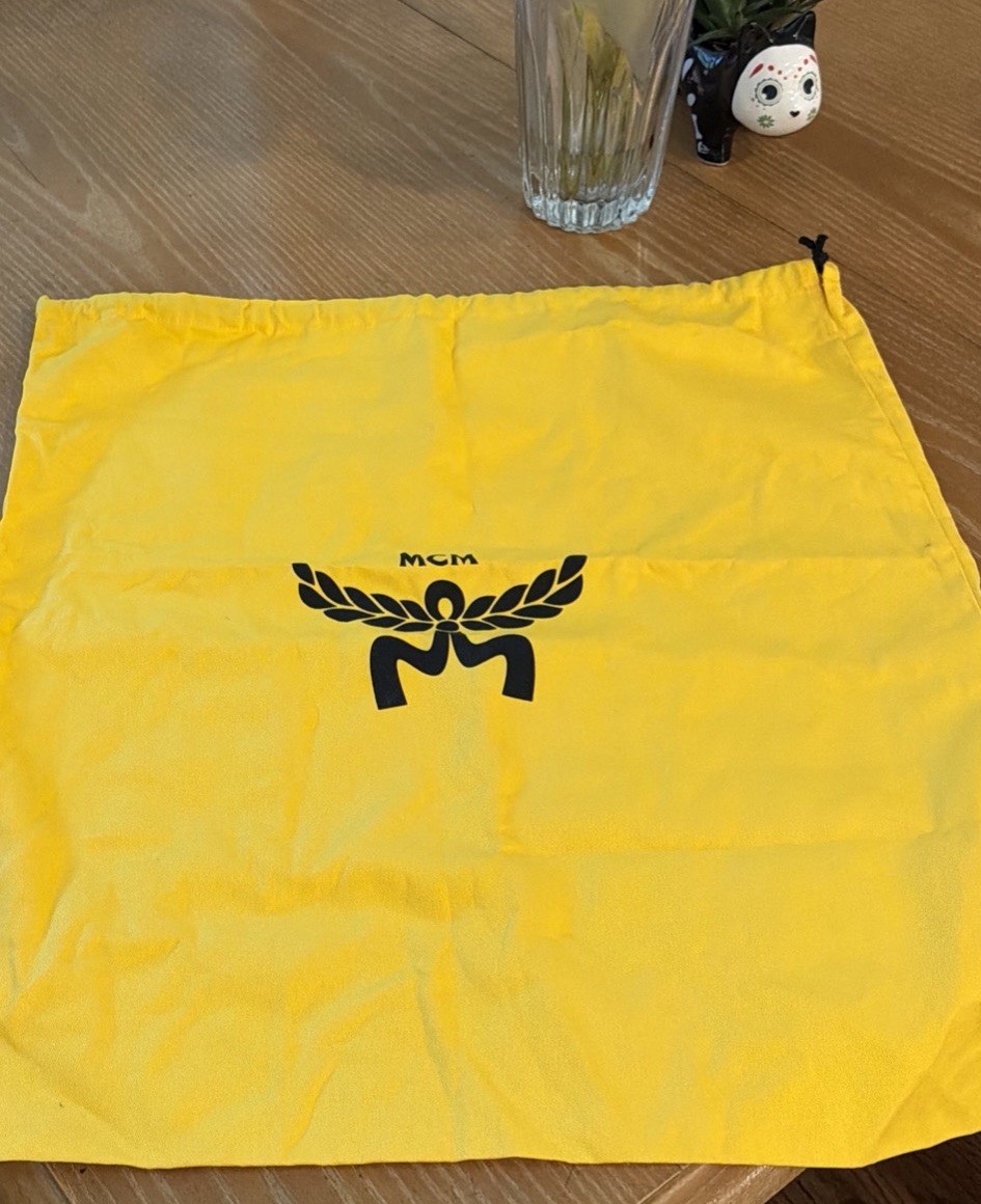 MCM Large Drawstring Dust Bag Yellow Black 21x20 Cotton OKEO-TEX Luxury Storage MCM Large Drawstring Dust Bag Yellow Black 21x20 Cotton OKEO-TEX Luxury Storage