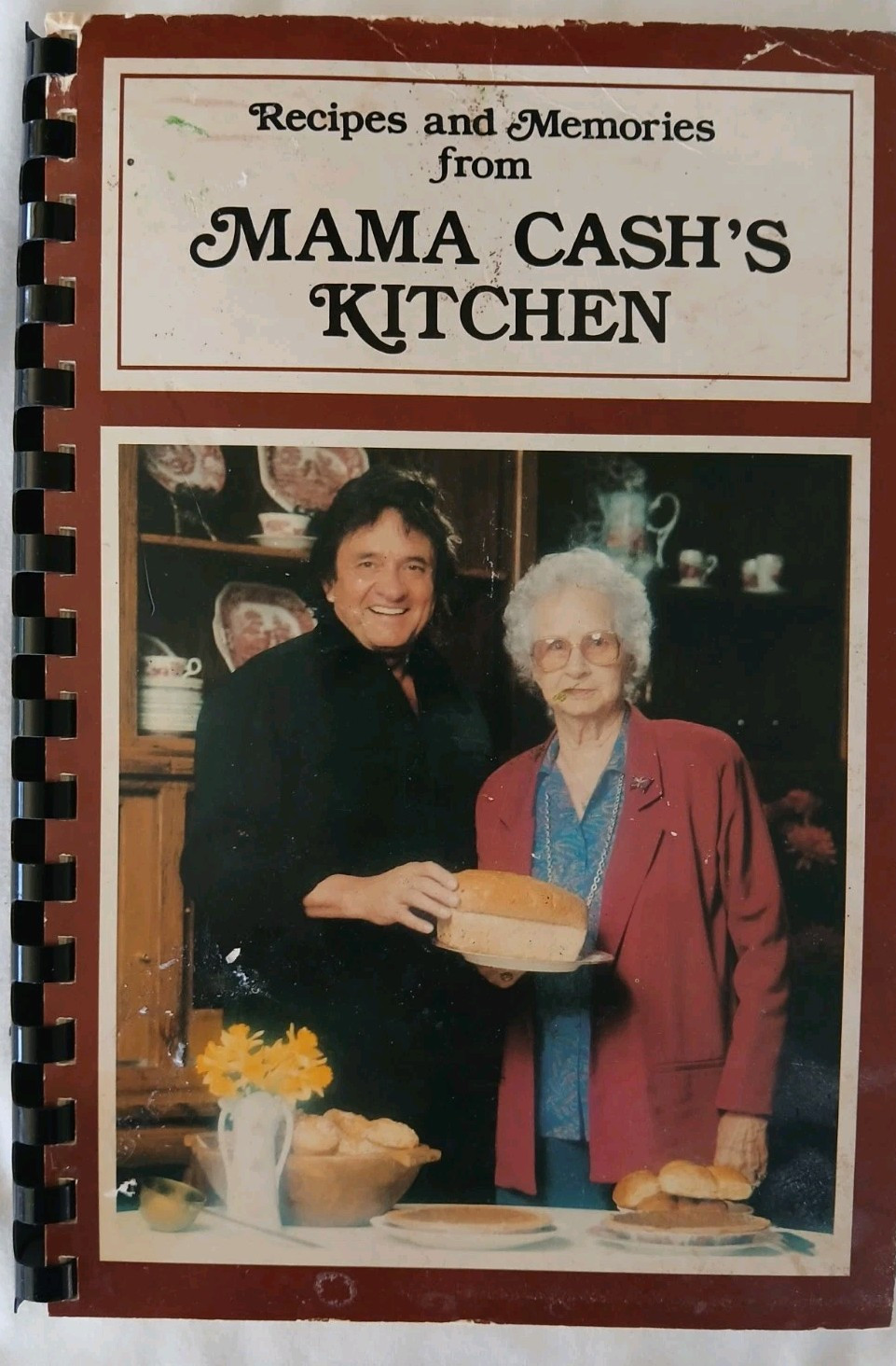 RECIPES AND MEMORIES FROM MAMA CASH\'S KITCHEN Hand Signed by Mrs. Ray Cash Mama