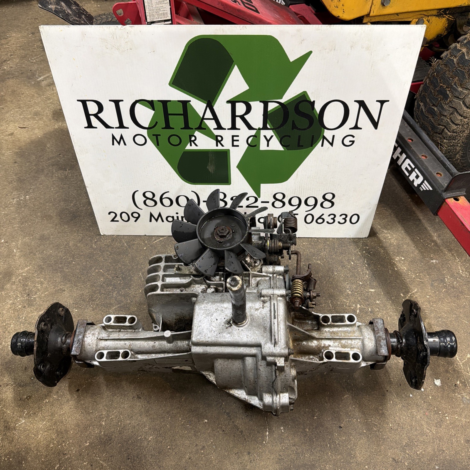 Craftsman GT5000 Hydro Gear Transaxle 176056 331-3000 1054T6039 OEM Craftsman GT5000 Hydro Gear Transaxle 176056 331-3000 1054T6039 OEM