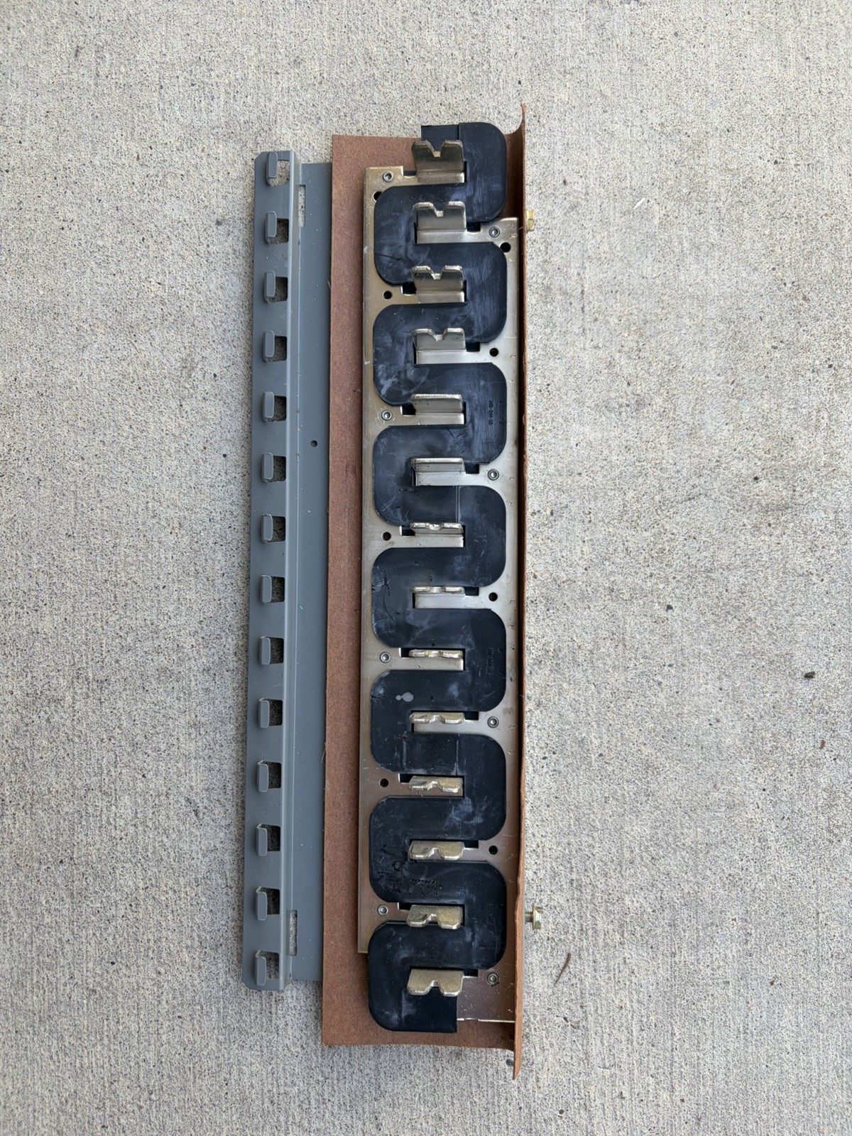 Challenger Cutler Hammer Replacement 100 Or 125 Amp Bus Bars & Back Plate. Challenger Cutler Hammer Replacement 100 Or 125 Amp Bus Bars & Back Plate.