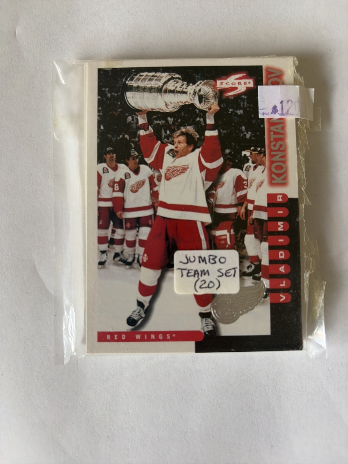 1997-98 Detroit Red Wings Score Team Complete Jumbo Team Set 20 cards Near Mint 1997-98 Detroit Red Wings Score Team Complete Jumbo Team Set 20 cards Near Mint