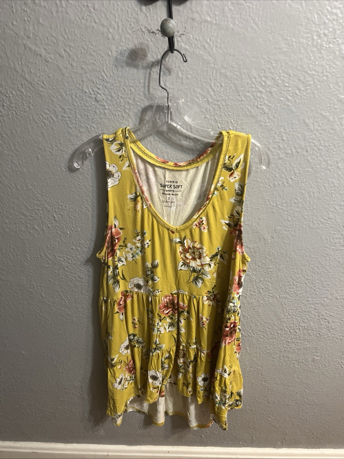 Torrid Super Soft Knits Yellow Floral Tiered Tank Top Size 1 Women Torrid Super Soft Knits Yellow Floral Tiered Tank Top Size 1 Women