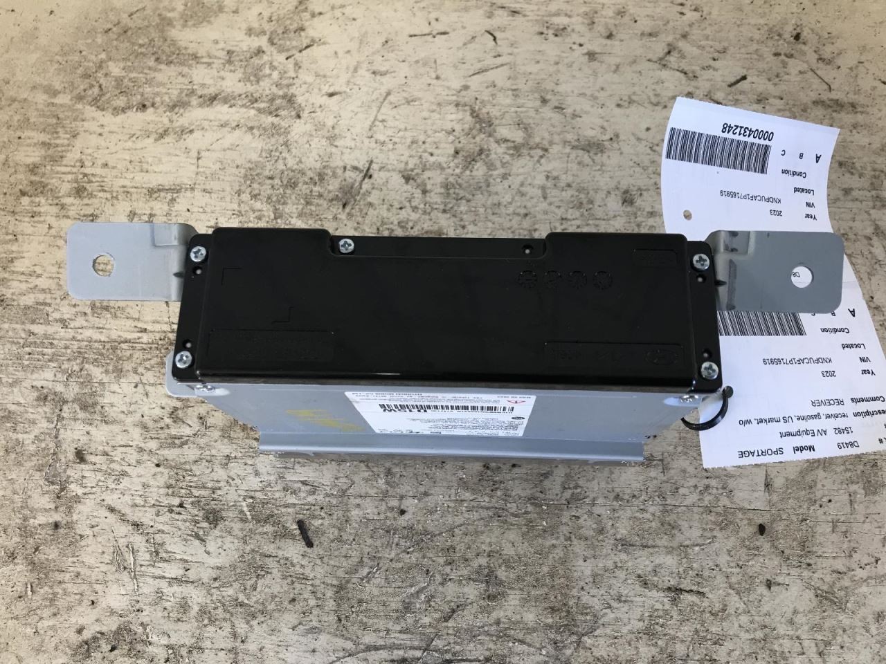 Audio Equipment Radio Receiver US Market Fits 23-24 SPORTAGE 985306