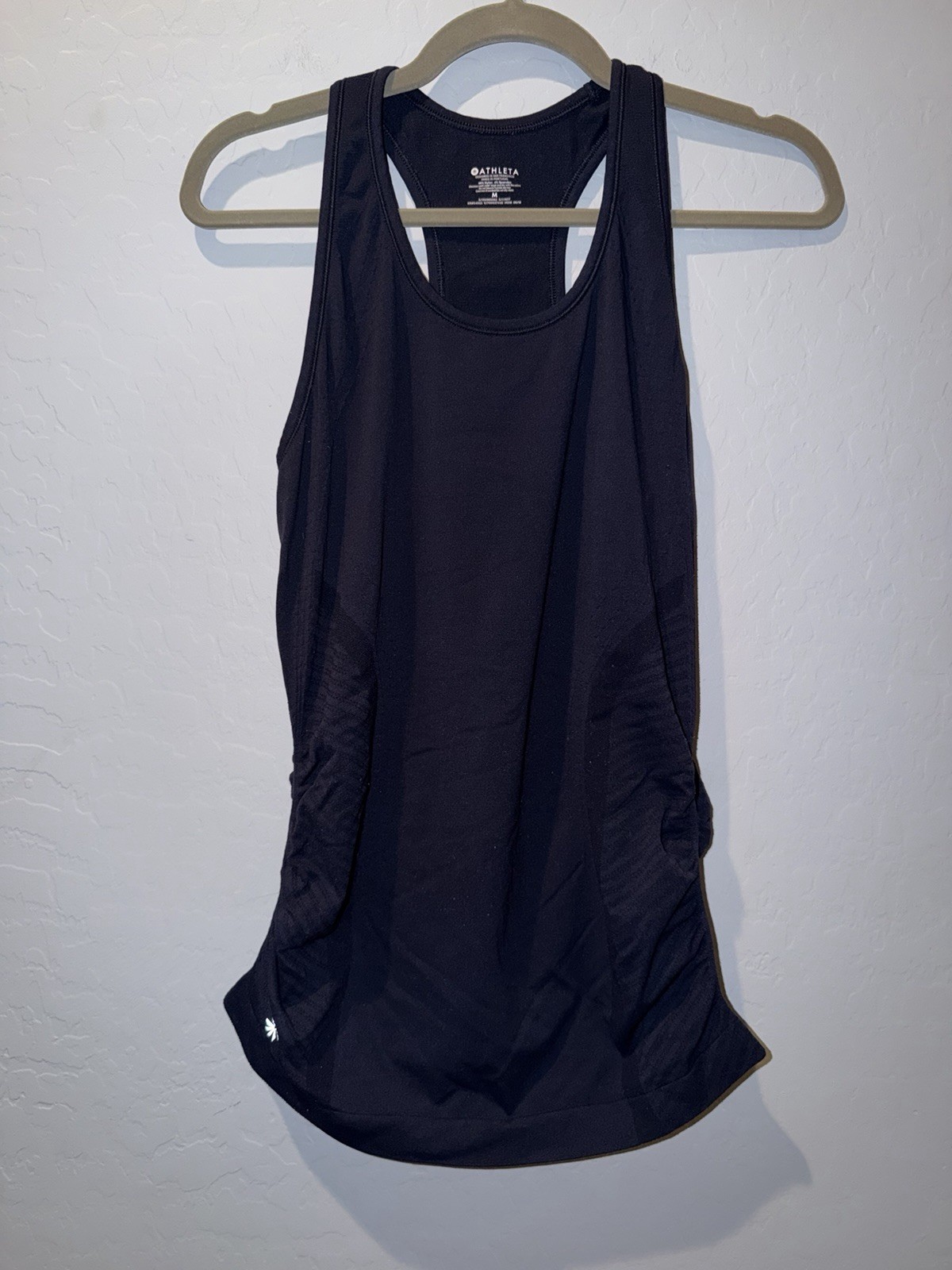 Athleta Women\'s Navy Blue Stretch Athletic Fit Scoop Neck Racerback Tank Top M Athleta Women\'s Navy Blue Stretch Athletic Fit Scoop Neck Racerback Tank Top M