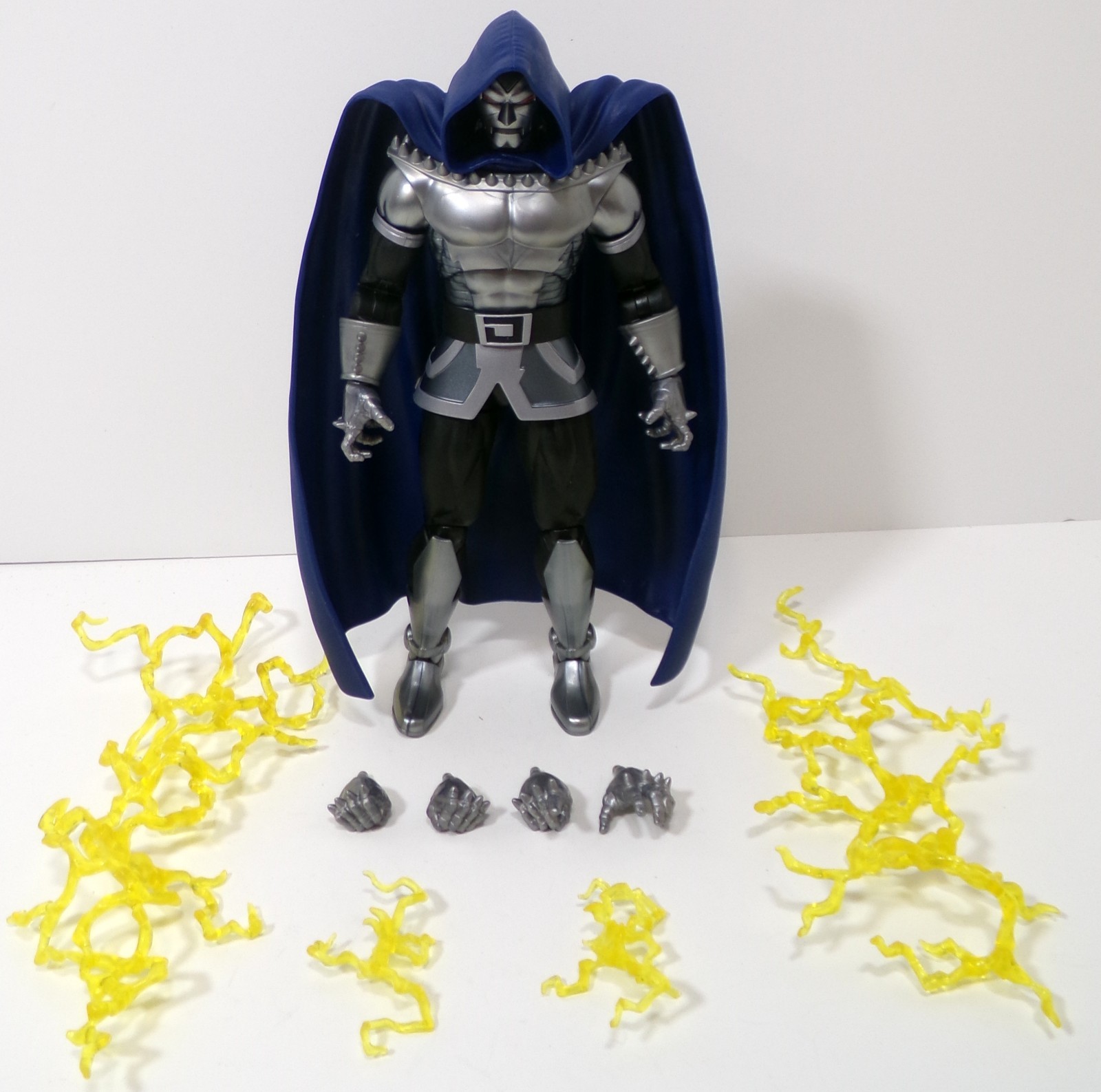 Marvel Legends MTG Super Heroes Doctor Doom 2099 6\ Marvel Legends MTG Super Heroes Doctor Doom 2099 6\