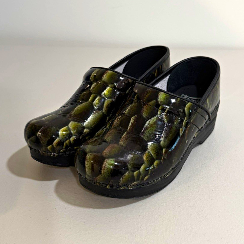 Dansko Professional Tigers Eye Emerald
