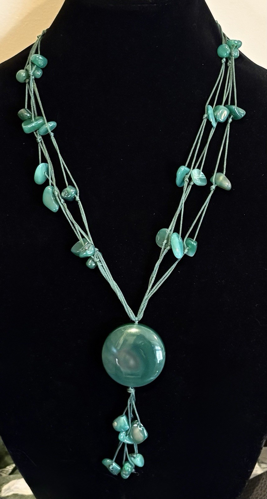 Vintage Asian Green Stone Disk Pendant Hand Knotted Beaded Necklace 24”