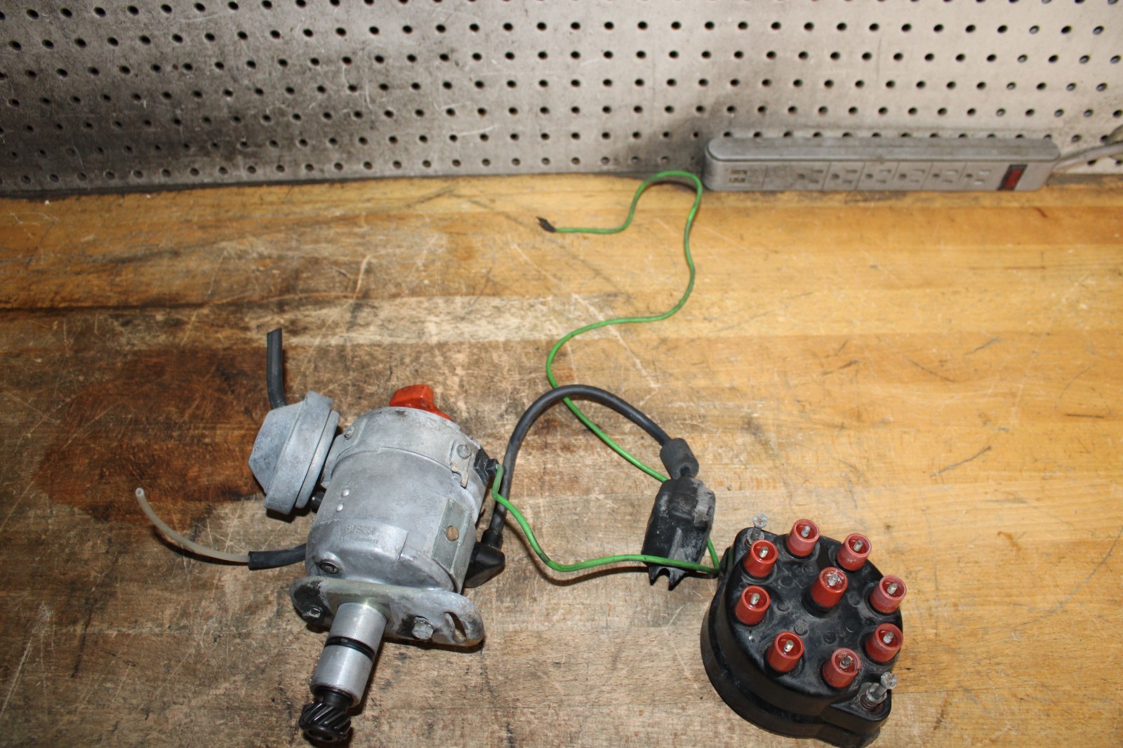 73 74 75 MERCEDES W116 W107 R107 450SL 4.5 Bosch Ignition Distributor 0231404002 73 74 75 MERCEDES W116 W107 R107 450SL 4.5 Bosch Ignition Distributor 0231404002