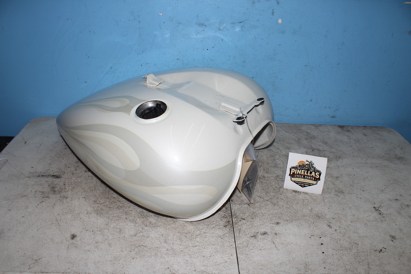 05-09 Suzuki Boulevard C50T VL800 Gas Tank Fuel Petrol White