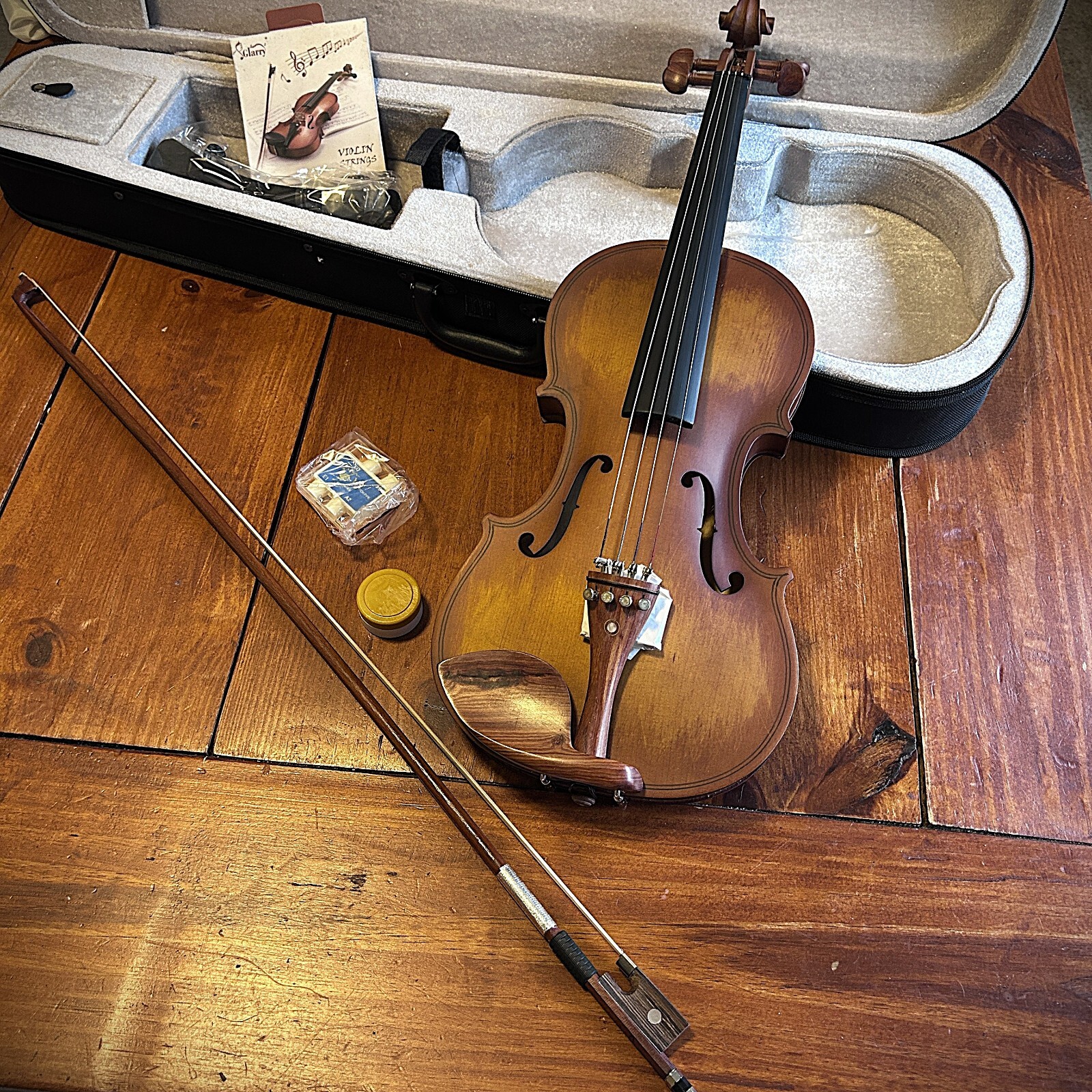 Full-Size 4/4 Violin Fiddle with Gorgeous Relic Finish with Case, Bow, and Rosin Full-Size 4/4 Violin Fiddle with Gorgeous Relic Finish with Case, Bow, and Rosin