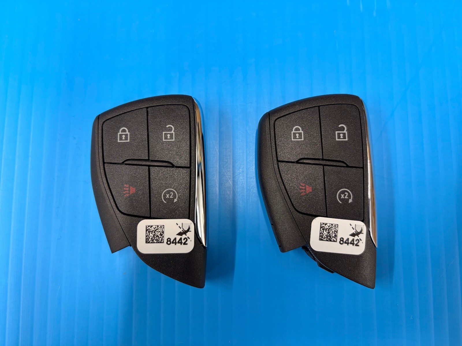 New 2023-2026 Chevrolet Colorado Two Key Fobs W/ Remote Start Feature 86810371 New 2023-2026 Chevrolet Colorado Two Key Fobs W/ Remote Start Feature 86810371