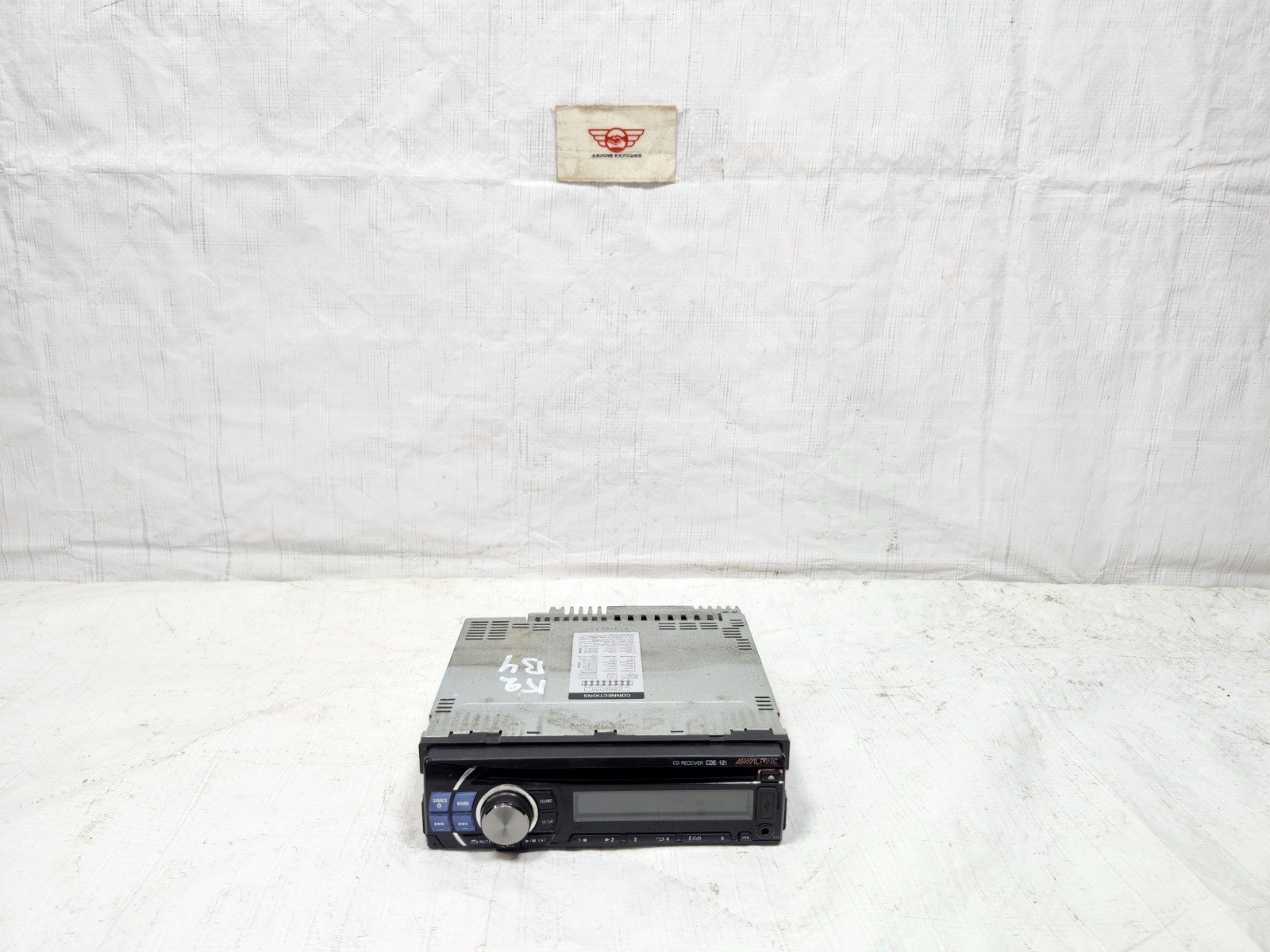 Alpine CDE-121 AM FM CD Player Stereo Radio Receiver USB