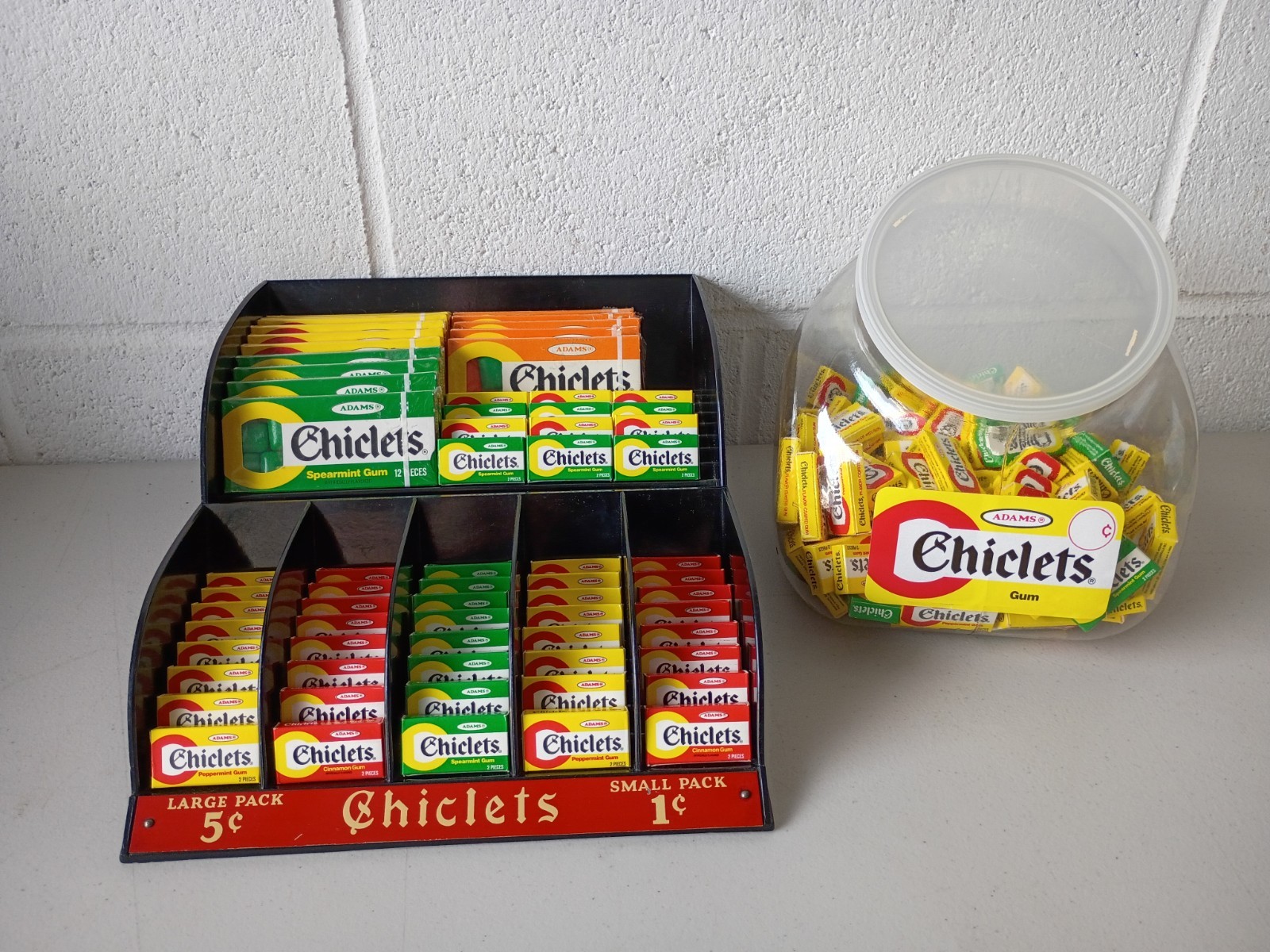 “Chicklets” Vintage mercantile Store Counter gum Display 167 Ct Gum “Chicklets” Vintage mercantile Store Counter gum Display 167 Ct Gum