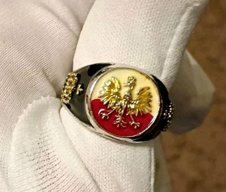 Poland Coat Of Arms WWI Eagle Polskie Army Size 13 White & Red Background Poland Coat Of Arms WWI Eagle Polskie Army Size 13 White & Red Background