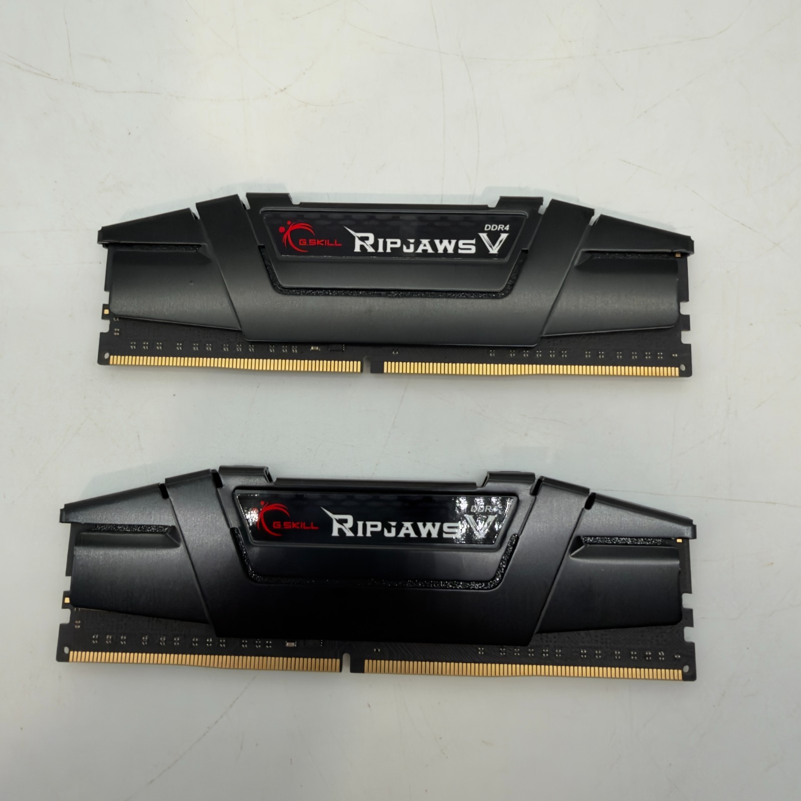 G.Skill Ripjaws V 16GB (2x8GB) RAM DDR4 3200MHz F4-3200C16D-16GVKB