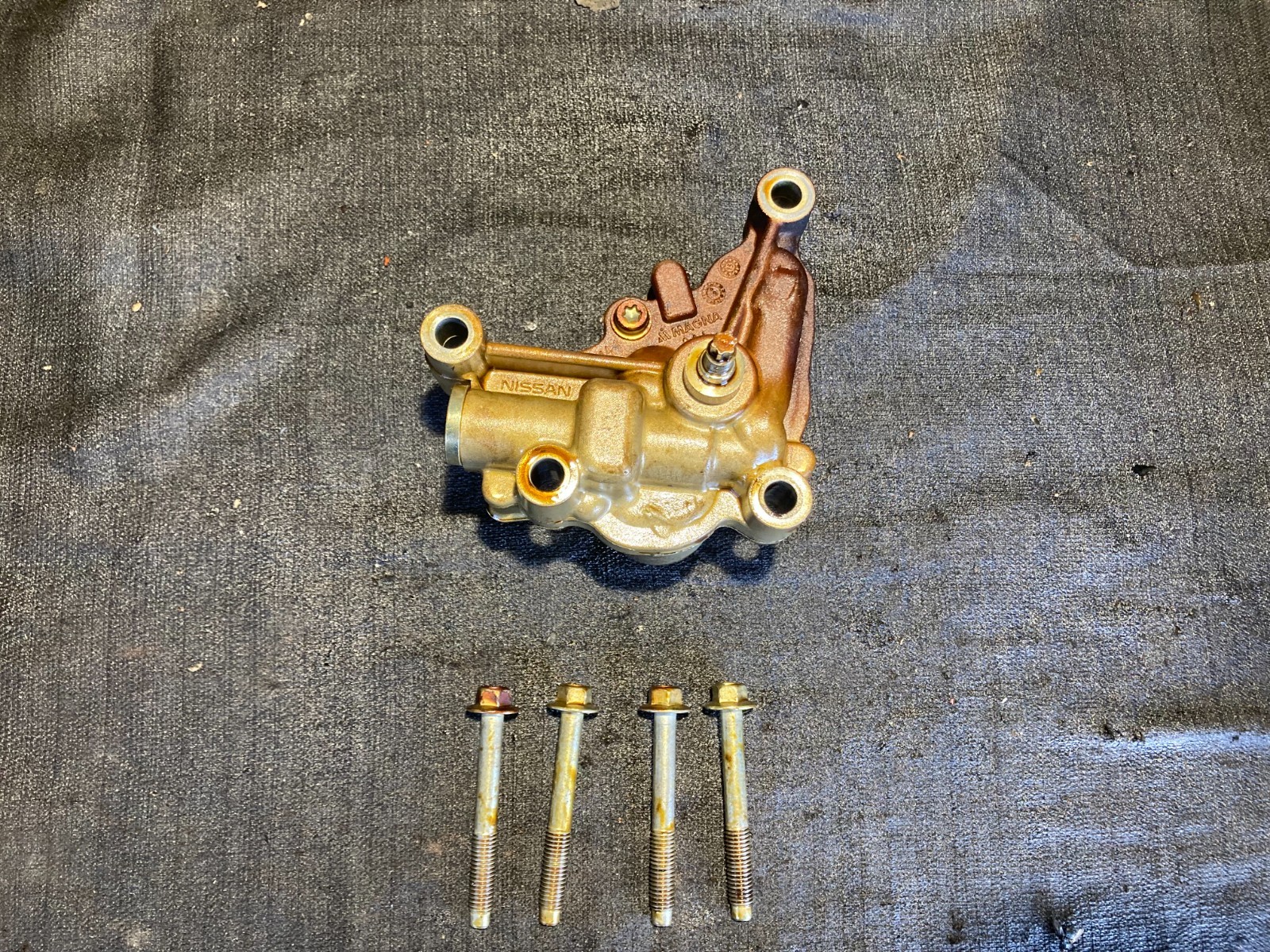 12-18 Nissan Versa HR16DE A 1.6L Oil Pump & Bolts