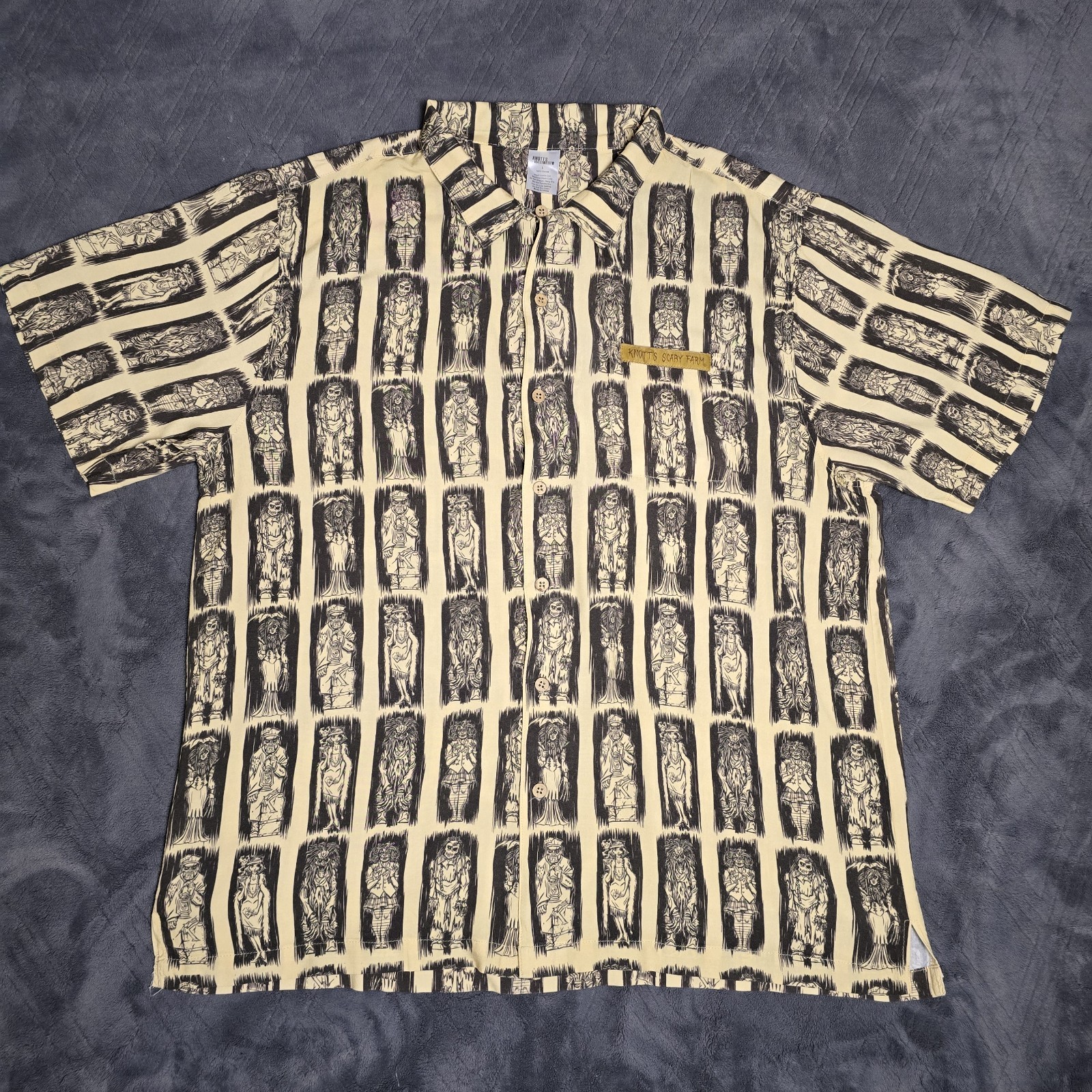 Knott’s Scary Farm Halloween Zombie Haunt Button Camp Collar Shirt Mens Sz Large Knott’s Scary Farm Halloween Zombie Haunt Button Camp Collar Shirt Mens Sz Large