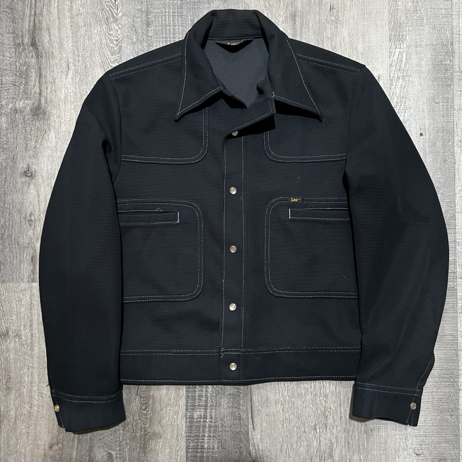 VTG 70s Lee Dark Navy Blue Polyester Crop Style Pearl Snap Point Collar Jacket VTG 70s Lee Dark Navy Blue Polyester Crop Style Pearl Snap Point Collar Jacket