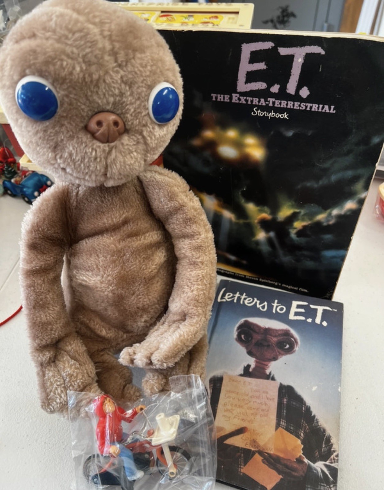 Vintage 1982 E.T. Extra Terrestrial Plush Books Elliott Bike Figure Lot