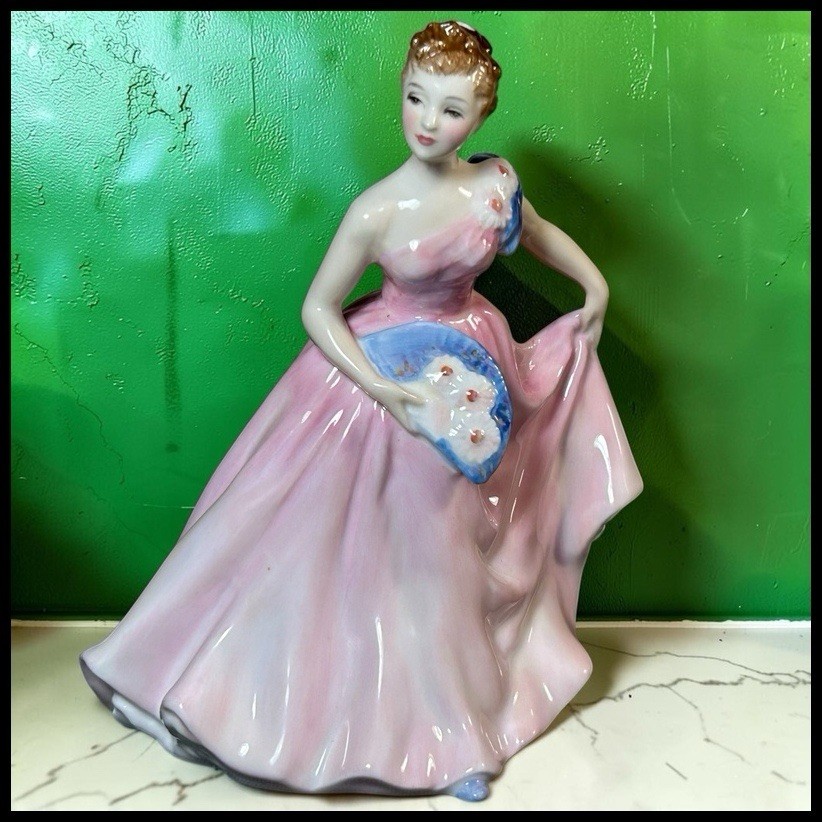 Vintage Royal Doulton Invitation Figurine HN2170 Pink Dress Lady with Fan 1956