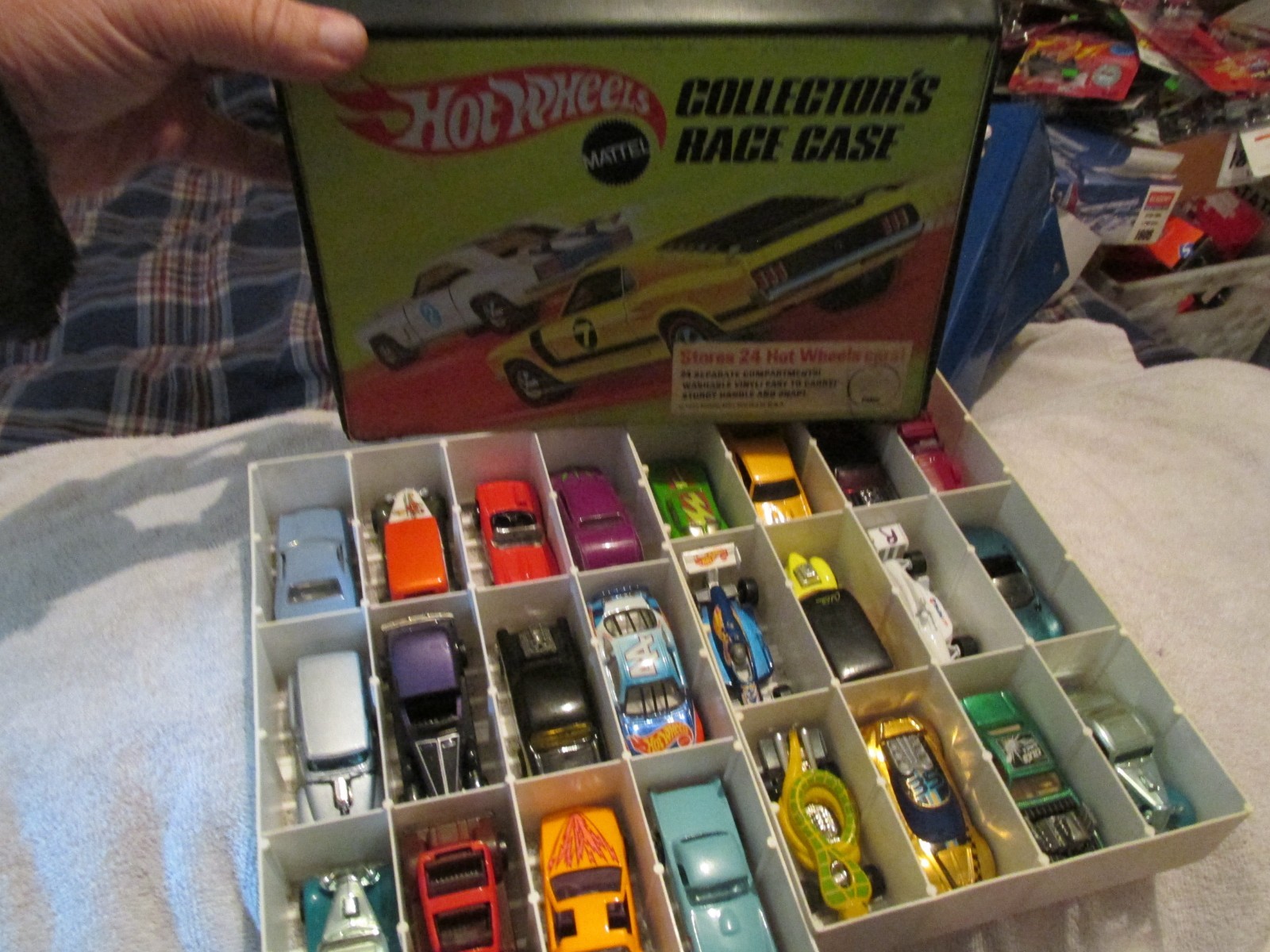 VINTAGE  Hot Wheels Redline 24 Car Collector's Race Case  FULL Trays Cars Trucks