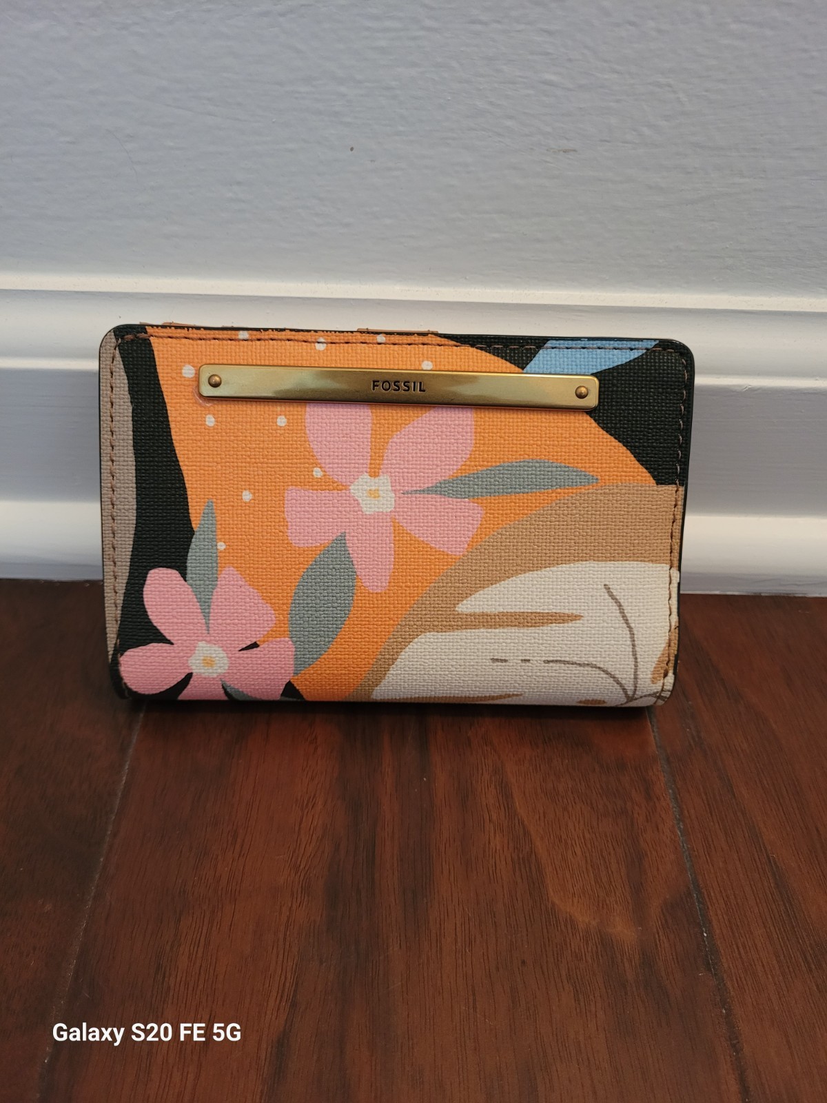 NWOT 2024 Multicolor Fossil Liza Women\'s Multifunction Bifold Floral Wallet