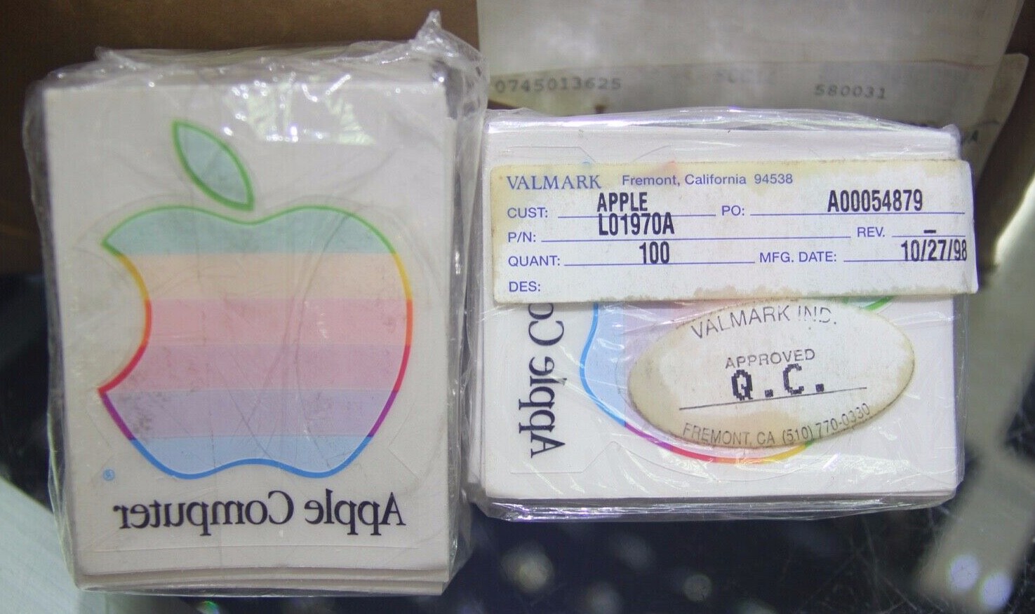 One (1) VINTAGE APPLE STATIC \