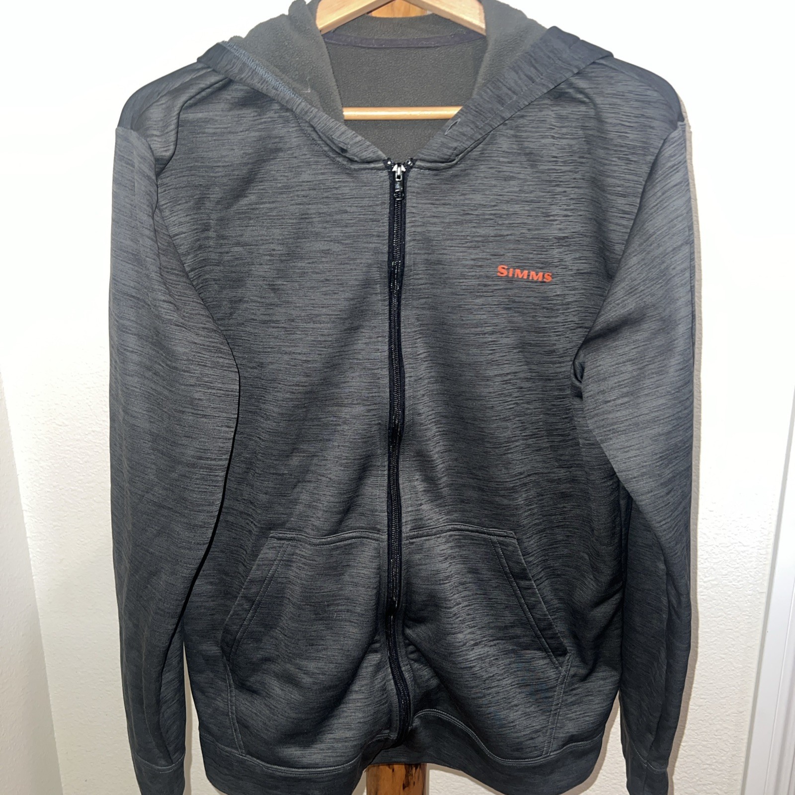 Simms Fishing Men’s Medium Challenger Full Zip Hoodie Grey performance 