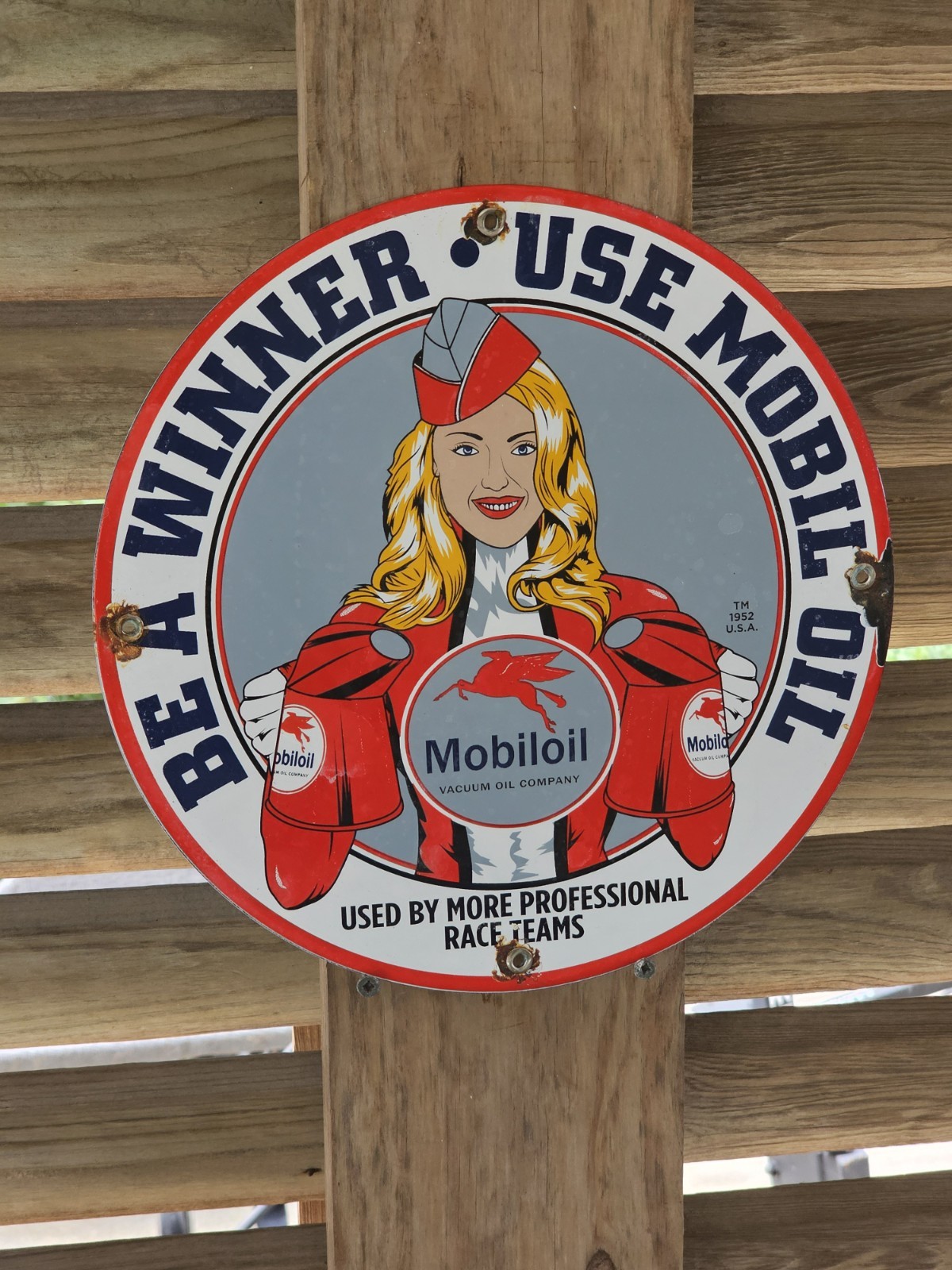 VINTAGE MOBIL MOBILOIL SERVICE W/ FLYING PEGASUS PORCELAIN SIGN VINTAGE MOBIL MOBILOIL SERVICE W/ FLYING PEGASUS PORCELAIN SIGN