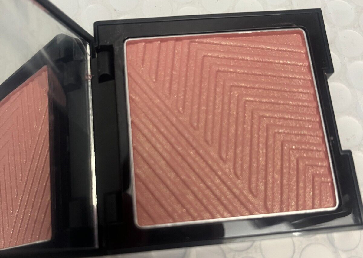 MARK BY AVON CHEEK MAGNET HOOK UP BLUSH SALMON IT UP WITH MIRROR NIB MARK BY AVON CHEEK MAGNET HOOK UP BLUSH SALMON IT UP WITH MIRROR NIB