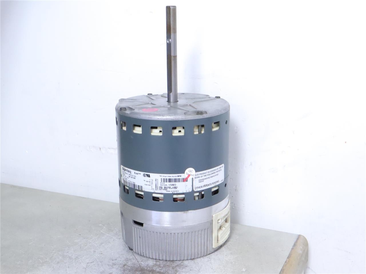 Genteq Eon 5SEA39RLV5003 Furnace Blower Motor 1HP 120-240V 5666 CCWLE