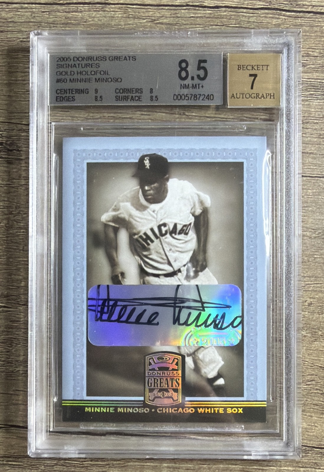 2005 Donruss Greats - Minnie Minoso #60 Gold Holofoil Signatures (AU) 2005 Donruss Greats - Minnie Minoso #60 Gold Holofoil Signatures (AU)
