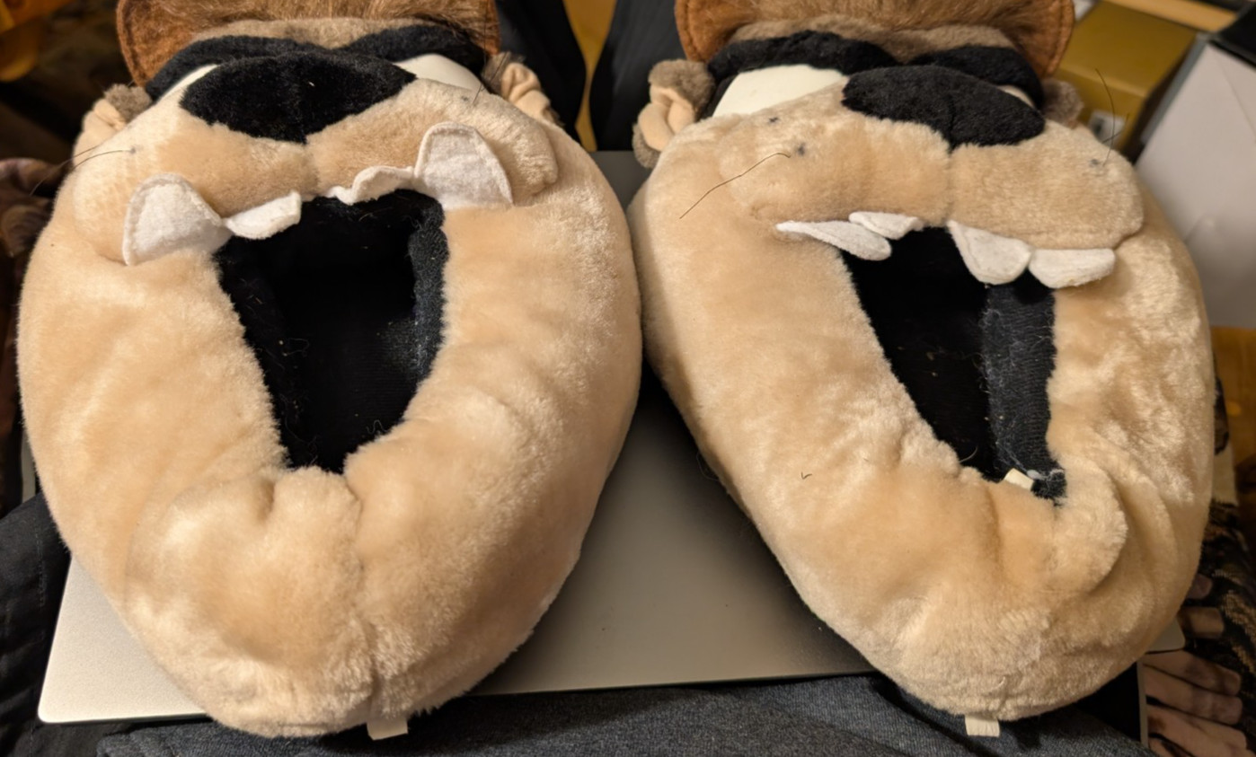 Vintage Tazmanian Devil Plush Slippers Vintage Tazmanian Devil Plush Slippers