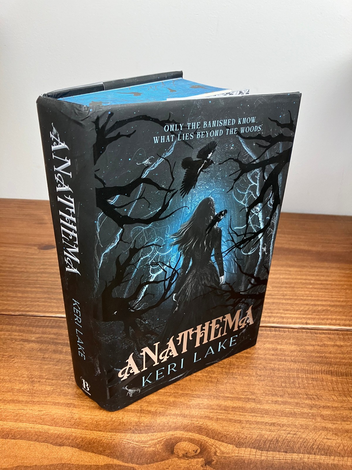 Keri Lake - Anathema Deluxe Edition - 2025 Sprayed Edges Hardcover Keri Lake - Anathema Deluxe Edition - 2025 Sprayed Edges Hardcover