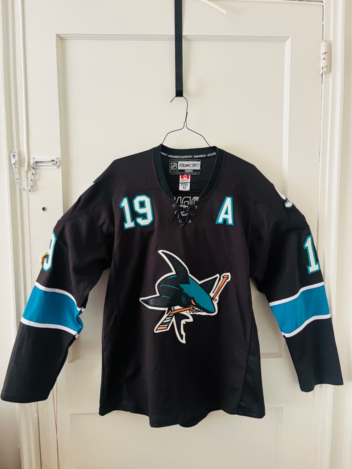 ⭐️Thornton 19 San Jose Sharks Jersey Men 52 Black NHL Hockey Reebok Lace Vintage ⭐️Thornton 19 San Jose Sharks Jersey Men 52 Black NHL Hockey Reebok Lace Vintage