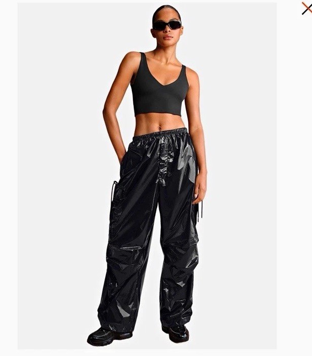 Nike Skims Women\'s Black Cargo Pants S Solid Elastic Waist Drawstring