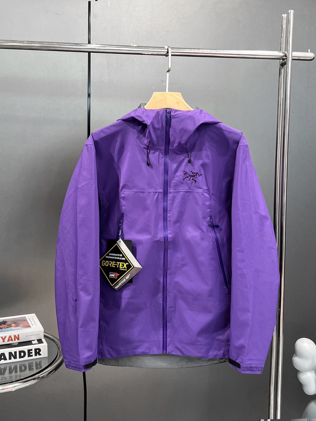Arcteryx BETA LW light Weight winter Jacket  Men’s Purple Size XL new