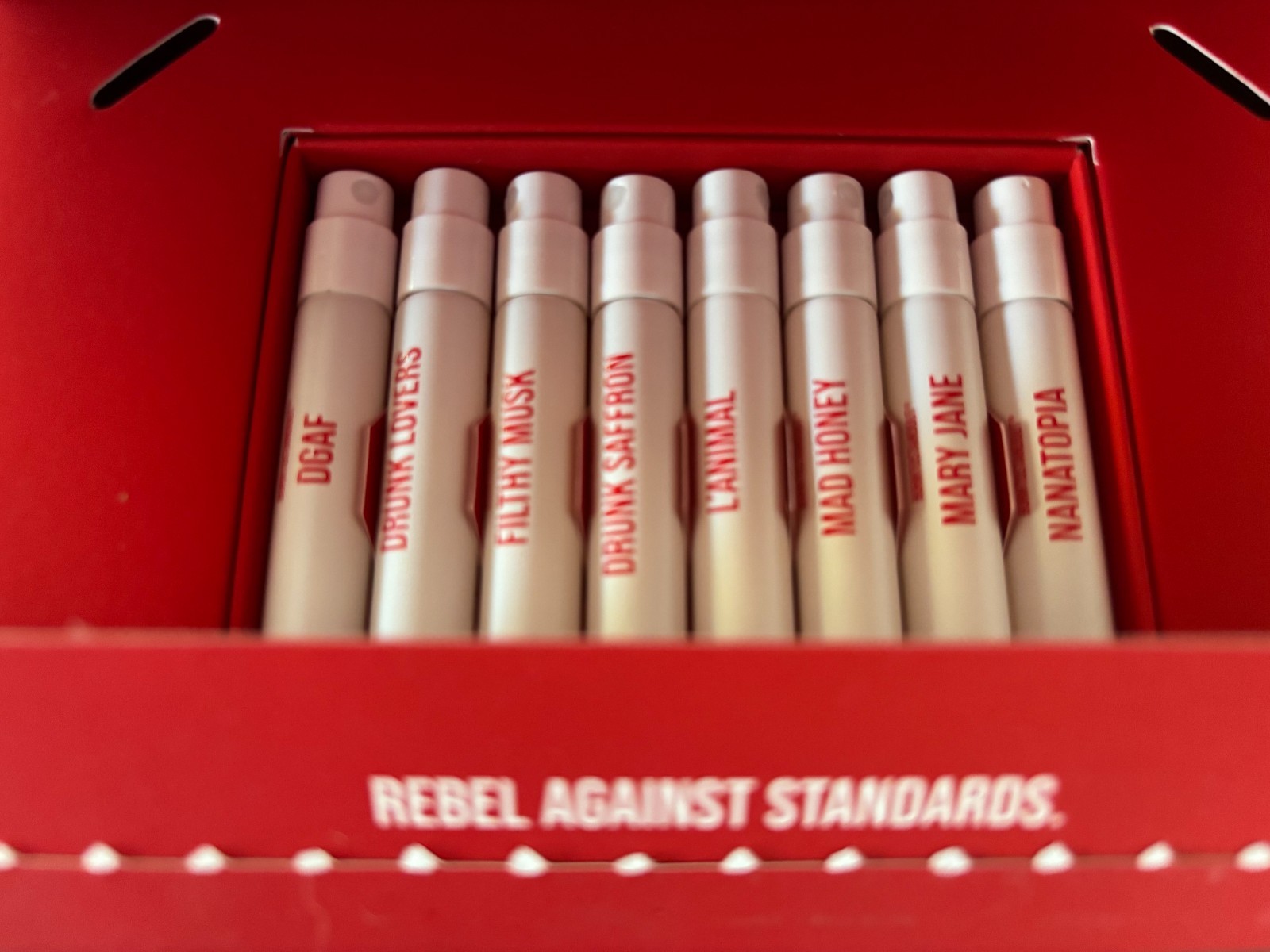 BORNTOSTANDOUT Dark and Drunk Discovery Set, 8 x 2ml, NIB BORNTOSTANDOUT Dark and Drunk Discovery Set, 8 x 2ml, NIB