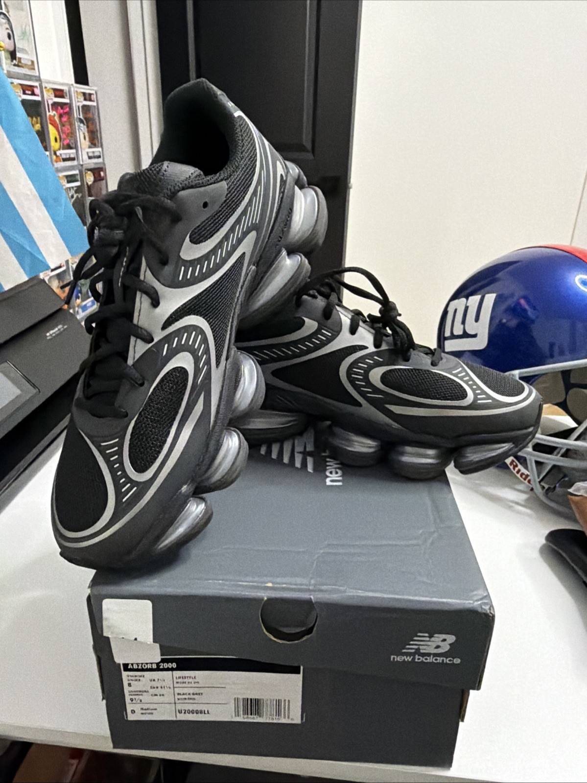 Size 8m/9.5w- New Balance ABZORB 2000 Black Grey Size 8m/9.5w- New Balance ABZORB 2000 Black Grey