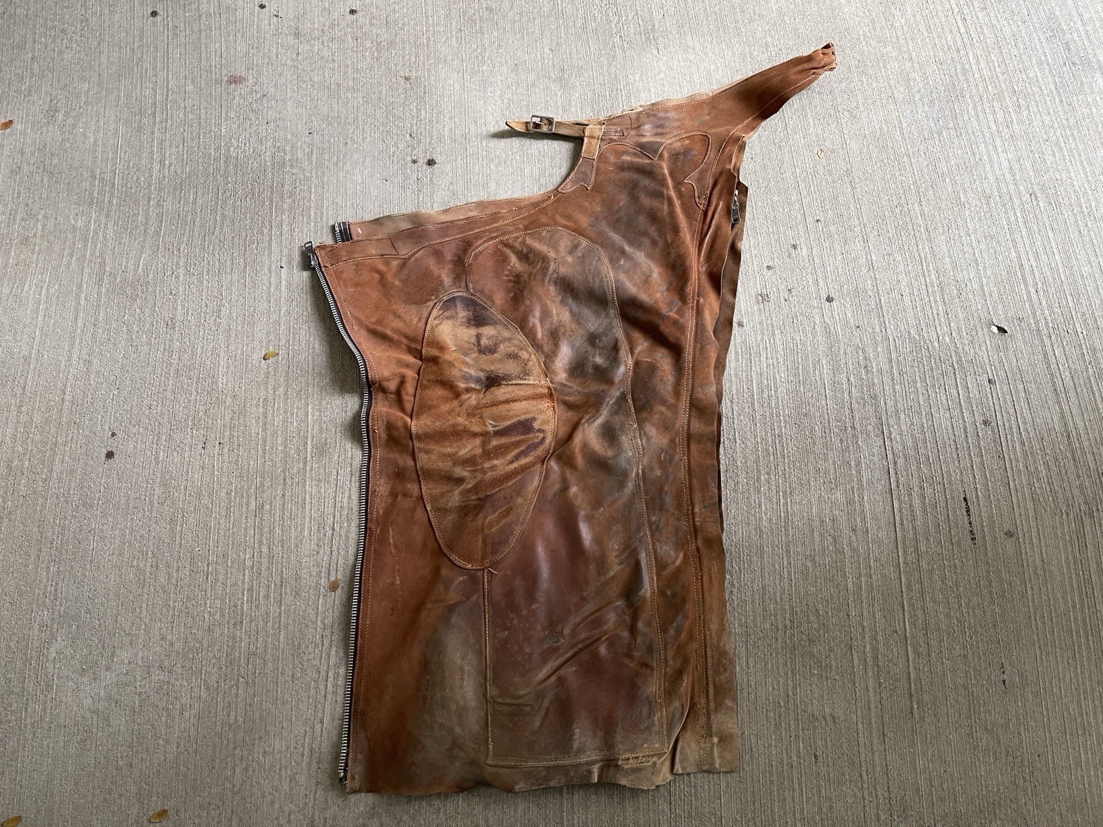 Vintage 28” to 32” Leather Cowboy Chaps Batwing Rodeo Western Suede Old West