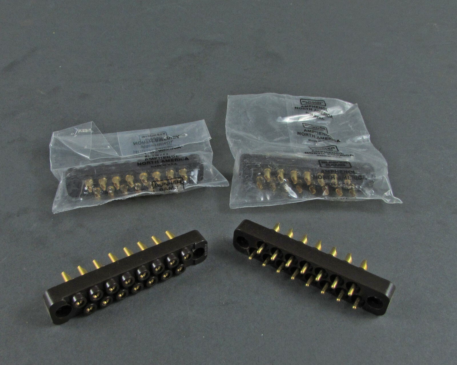 Pair of Amphenol 126-204 &126-205 Mated Connectors 15 Gold Pin & Socket Contacts