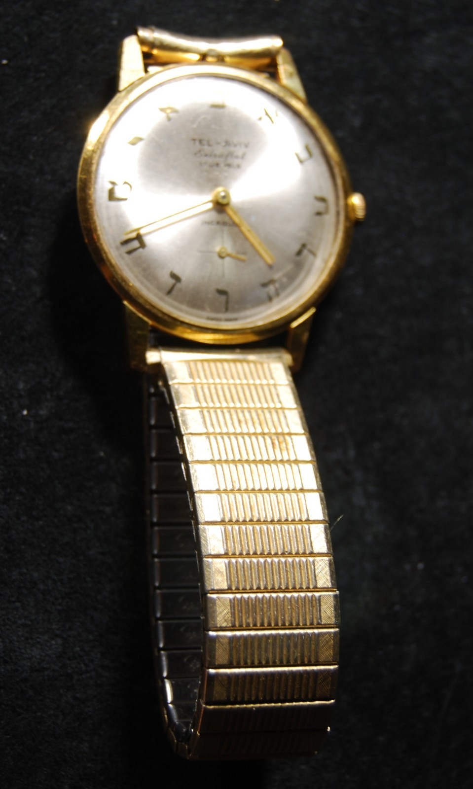 Vintage Tel-Aviv Extra Flat Swiss 17 Jewel Hebrew Numeral Manual Wind Watch Runs