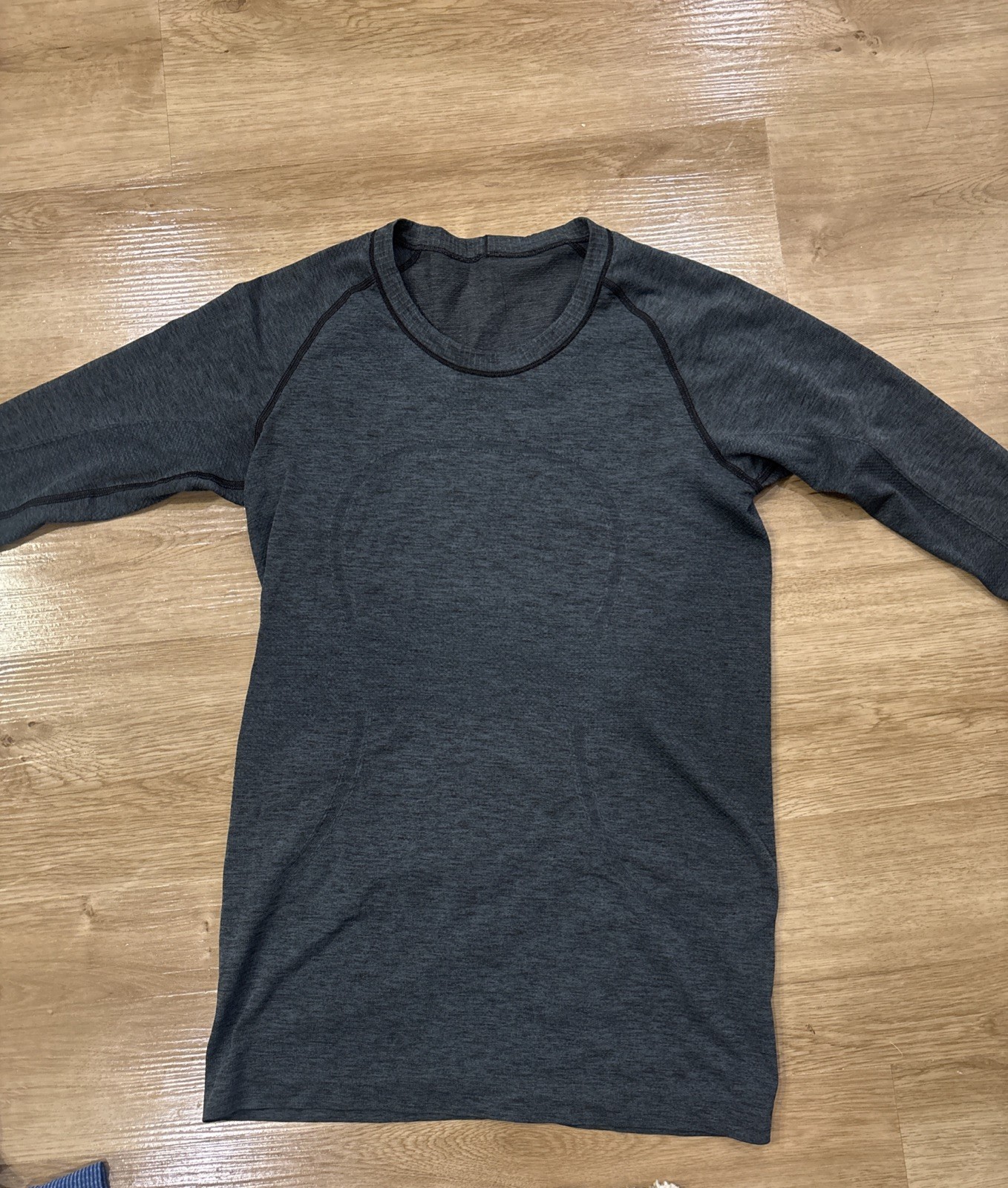 Lululemon Swiftly Tech Long Sleeve Shirt Womens Size 8 Hip Length Olive Green