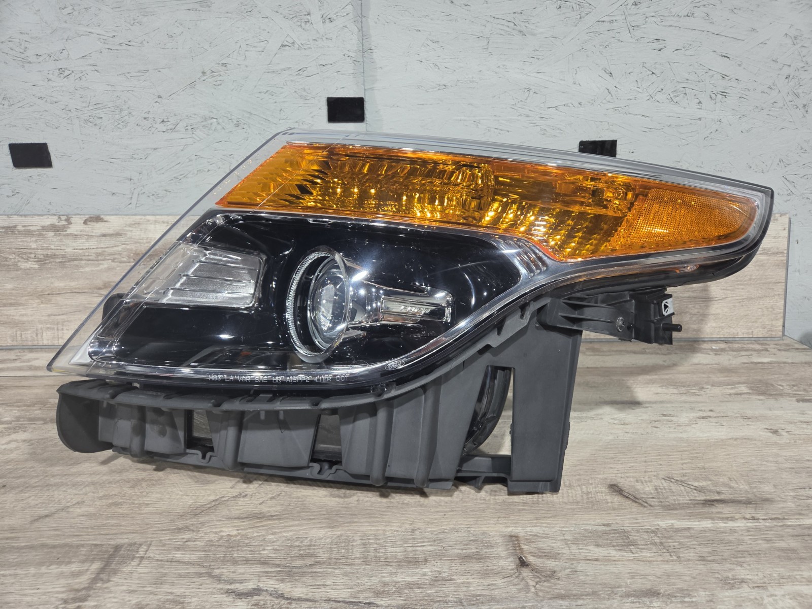 Genuine 2011-2015 Ford Explorer Left Headlight Halogen OEM New Open Box