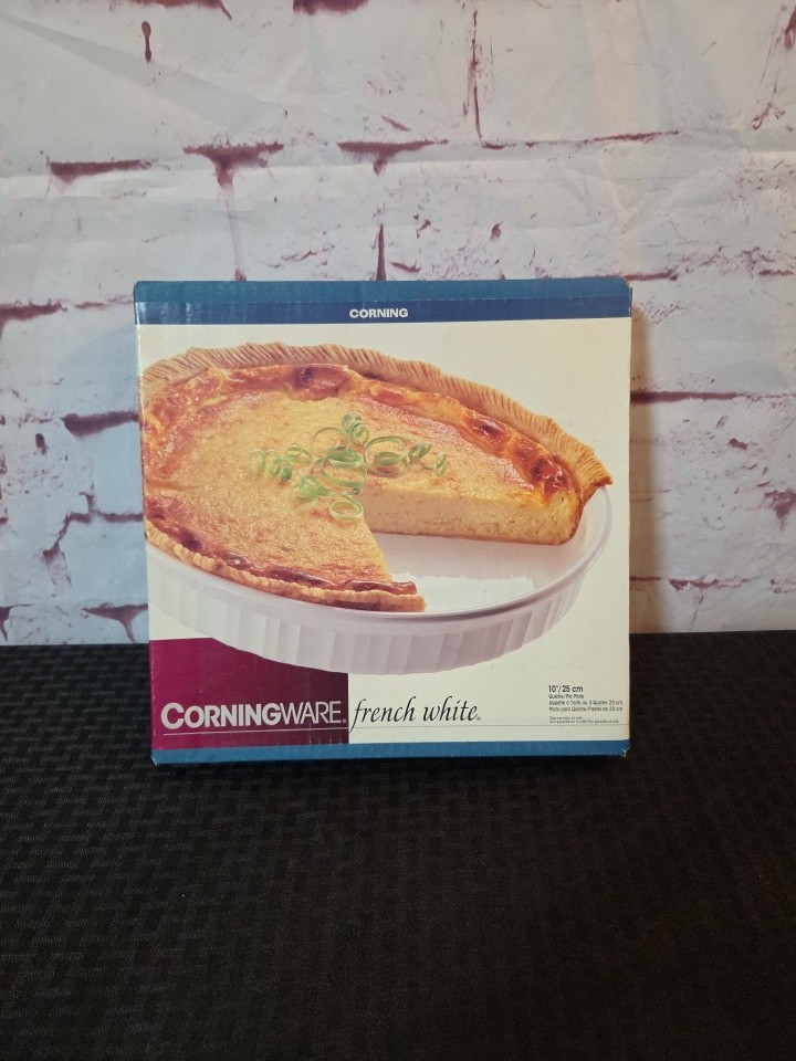 Vintage Corning Ware 1995 French White 10 Inch Pie/Quiche Plate New In Open Box Vintage Corning Ware 1995 French White 10 Inch Pie/Quiche Plate New In Open Box