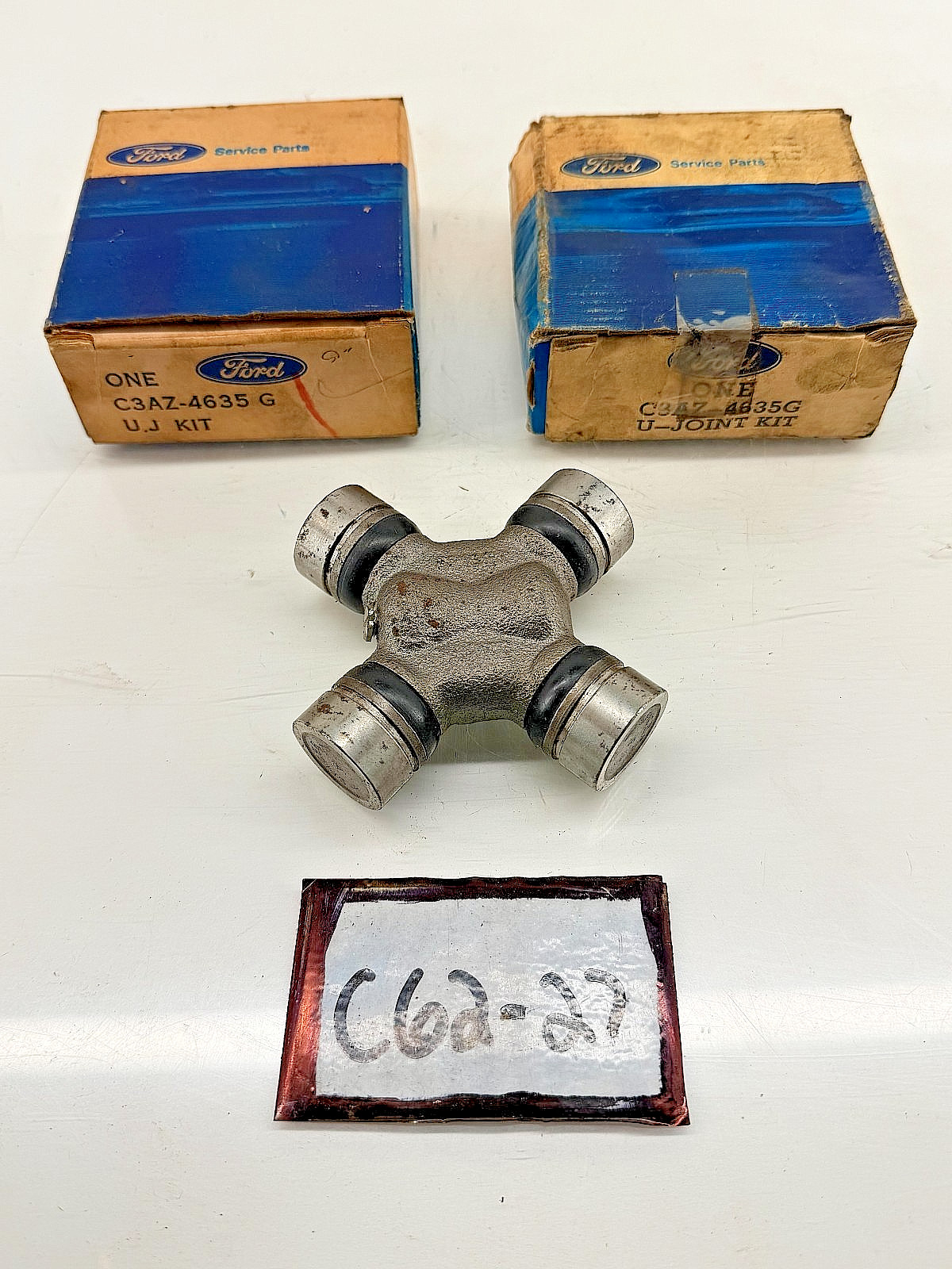 (1) NOS 1963 - 1973 FORD Mercury Mustang V-8 U JOINT KIT C3AZ-4635-G C62-27